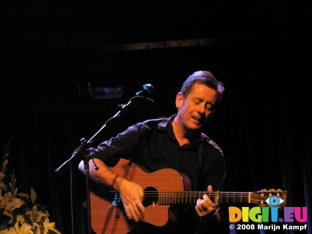 JT00826 Luka Bloom, The Forum, Waterford